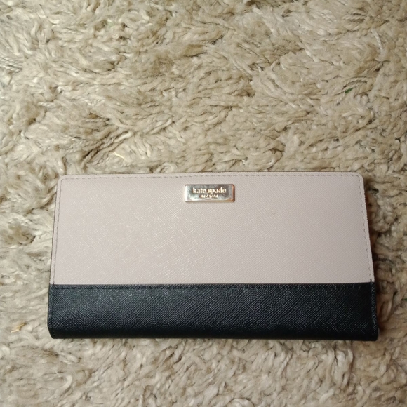 Kate Spade Wallet - Picture 2 of 6
